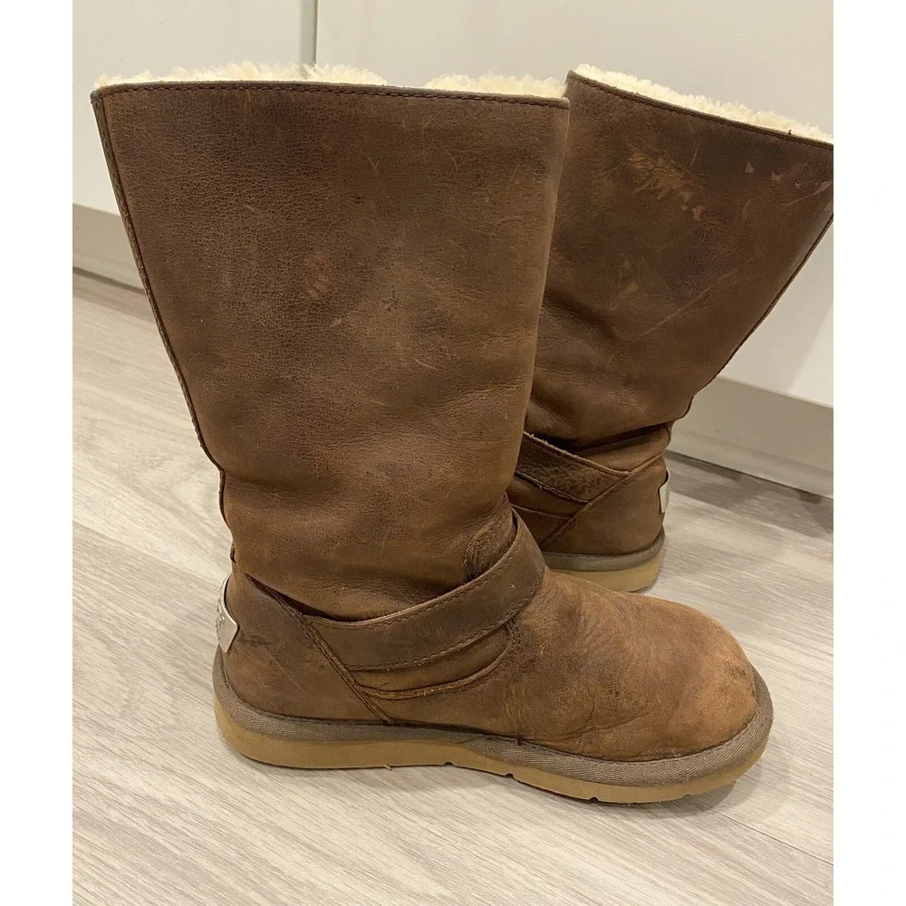UGG Australia Kensington 5678 Brown Leather Shearling Lined Moto Boots Women's 6